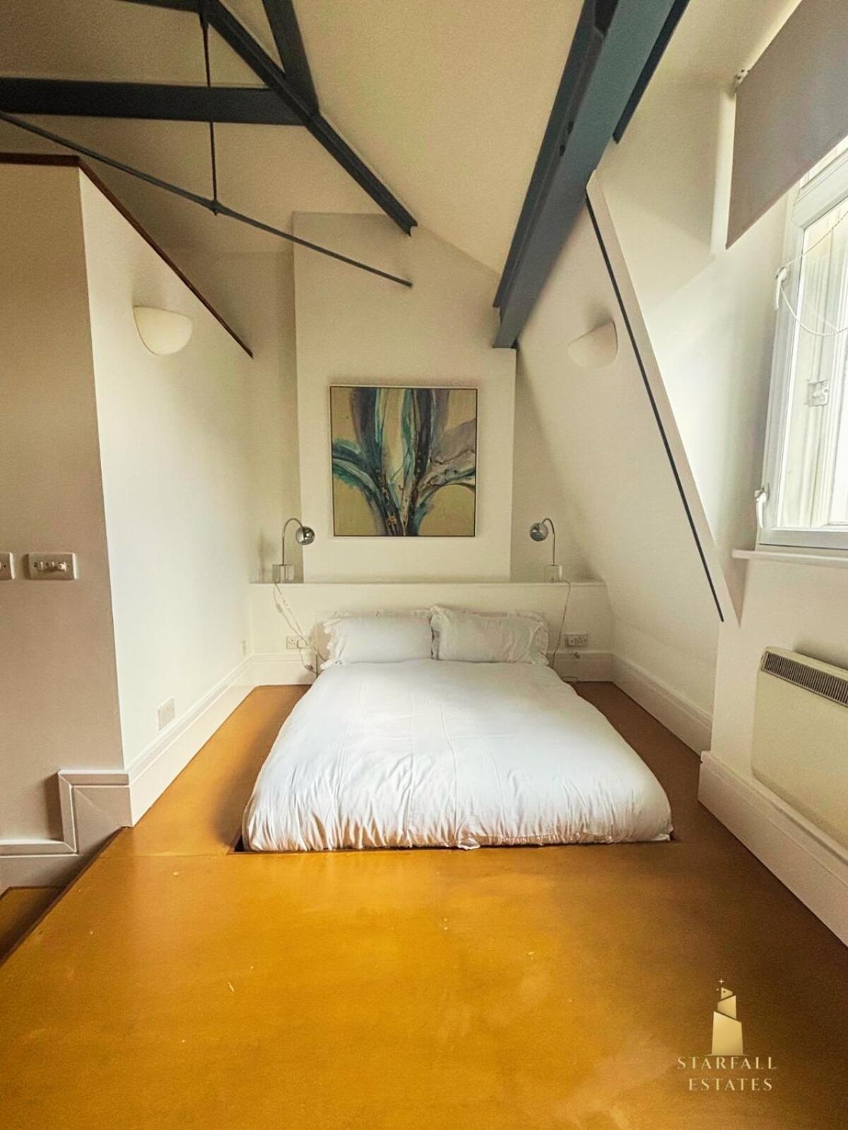 Airy Loft Apartment *